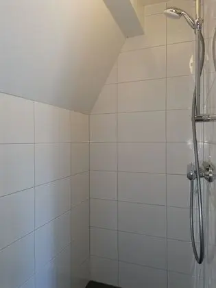 Deluxe Tek Büyük veya İki Ayrı Yataklı Oda, Ortak Banyo (Grebbe)