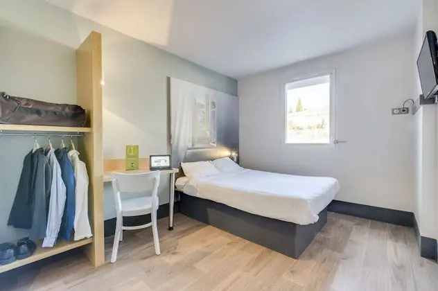 Tek Büyük Yataklı Oda, Sigara İçilmez