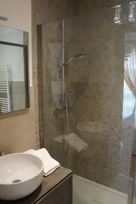 Tek Büyük veya İki Ayrı Yataklı Oda, 1 Büyük (Queen) Boy Yatak, Sigara İçilmez