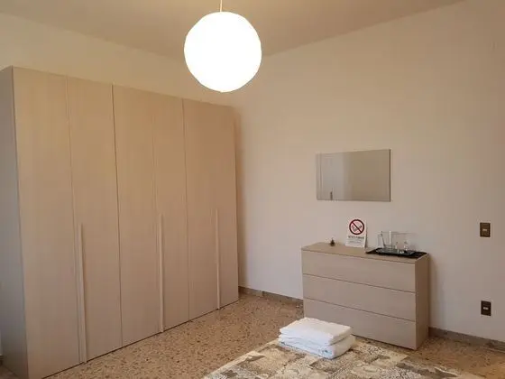 Tek Büyük Yataklı Oda, Ortak Banyo