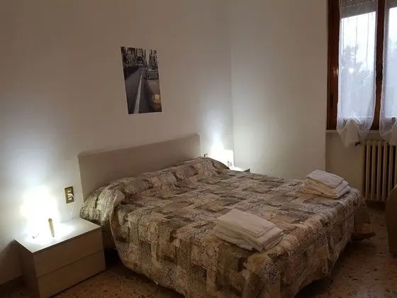 Tek Büyük Yataklı Oda, Ortak Banyo