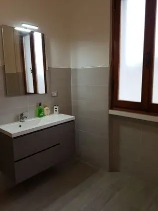 Tek Büyük Yataklı Oda, Ortak Banyo