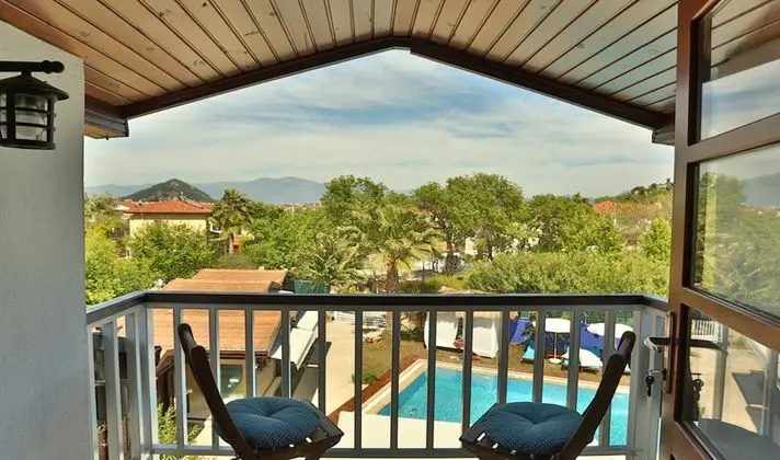Roof Studio Suite Room