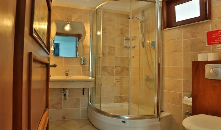 Roof Studio Suite Room