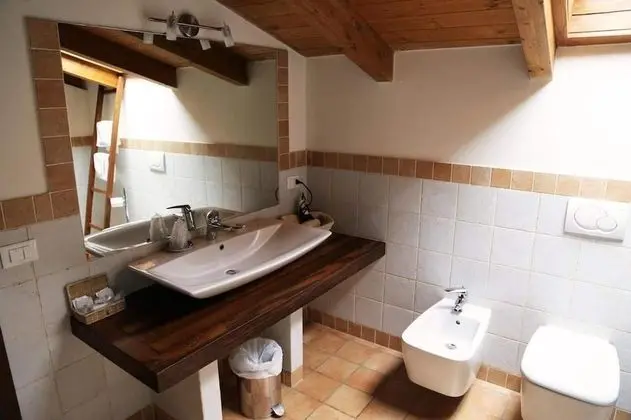 Tek Büyük veya İki Ayrı Yataklı Oda, Ortak Banyo
