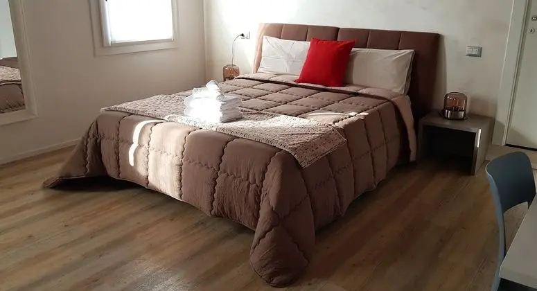 Junior Süit, Şehir Manzaralı (Noemi)