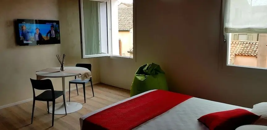 Junior Süit, Şehir Manzaralı (Noemi)