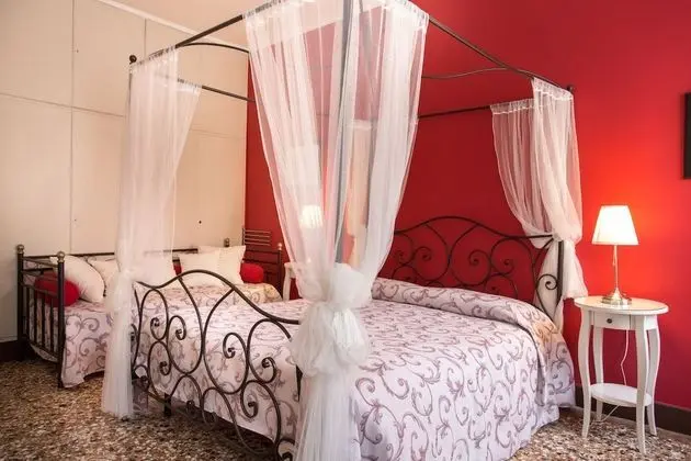 Romantic Oda (external bathroom)