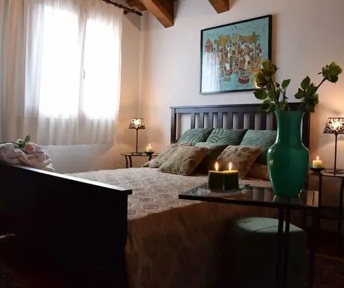 Deluxe Tek Büyük Yataklı Oda (Rosa Verde)