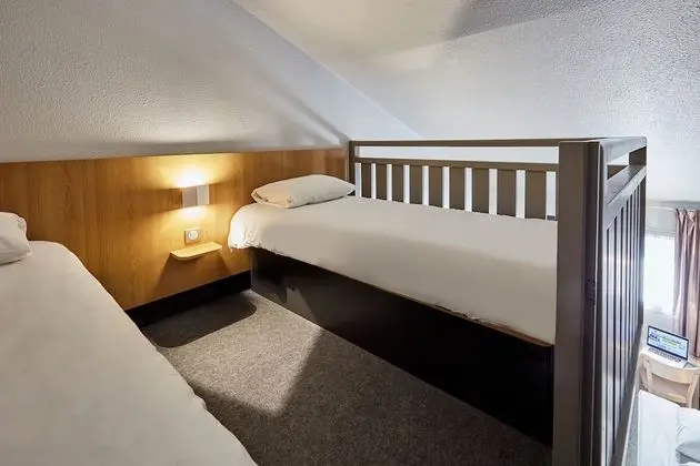 Dört Kişilik Oda, Sigara İçilmez