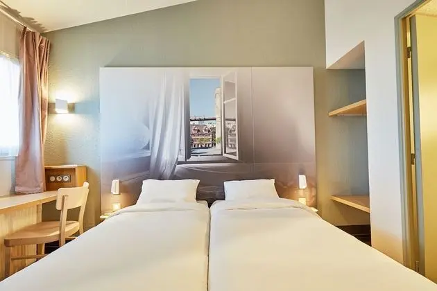 İki Ayrı Yataklı Oda, Sigara İçilmez