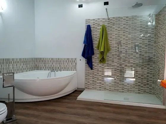 Deluxe Tek Büyük Yataklı Oda, Küvet