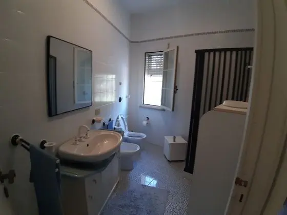 Tek Kişilik Oda, Ortak Banyo