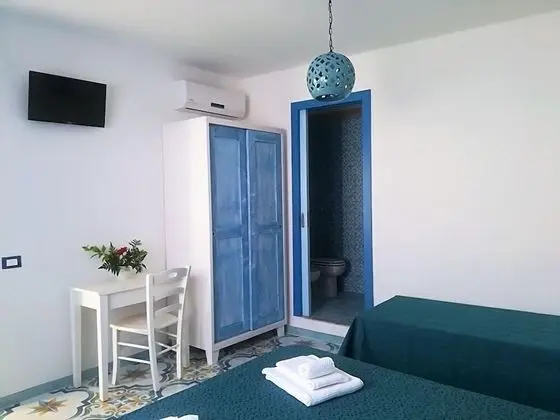 Üç Kişilik Oda