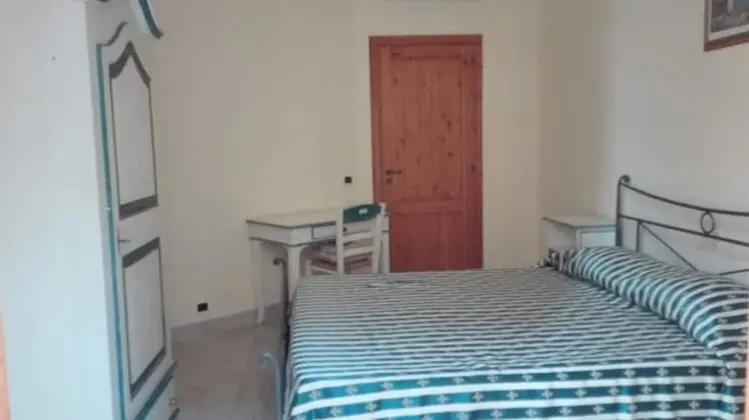 Tek Büyük Yataklı Oda, Ortak Banyo