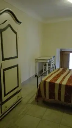Tek Büyük Yataklı Oda, Ortak Banyo