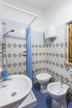 Comfort Oda, 1 Tek Kişilik Yatak, Banyolu/Duşlu, Avlu Manzaralı (Camera Aqua 1)
