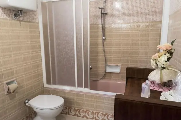 Premium Üç Kişilik Oda, Birden Çok Yatak, Özel Banyo, Vadi Manzaralı (Camera Sol1)