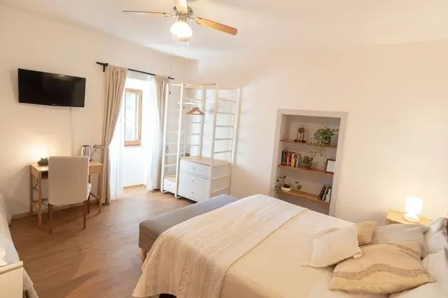 Premium Üç Kişilik Oda, Birden Çok Yatak, Özel Banyo, Vadi Manzaralı (Camera Sol1)