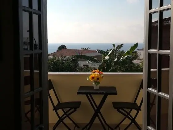 Deluxe Tek Büyük Yataklı Oda, Balkon, Denize Bakan
