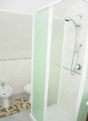Standard Oda (External Bathroom)