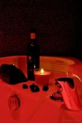 Luxury Tek Büyük Yataklı Oda, 1 Çift Kişilik Yatak, Jakuzi, Şehir Manzaralı