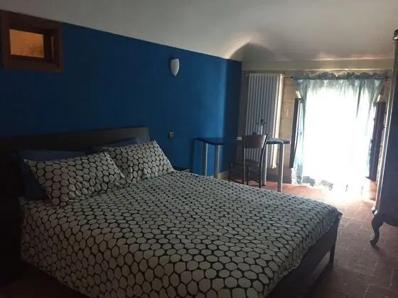 Tek Büyük Yataklı Oda, Tepe Manzaralı (blu)