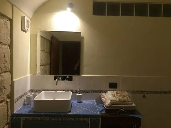 Tek Büyük Yataklı Oda, Tepe Manzaralı (blu)