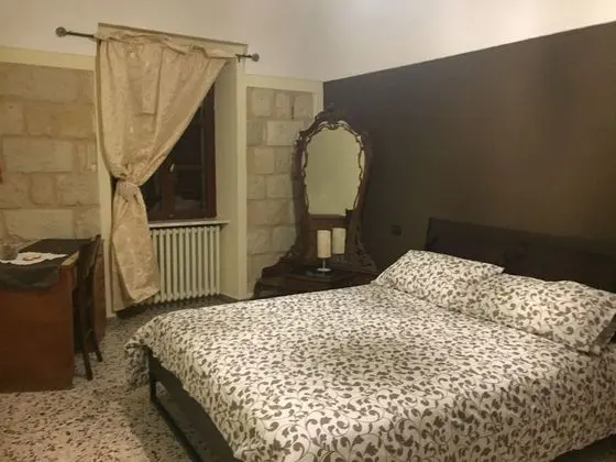 Tek Büyük Yataklı Oda, Tepe Manzaralı (marrone)