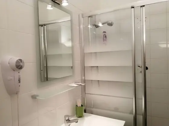 Tek Büyük Yataklı Oda, Balkon