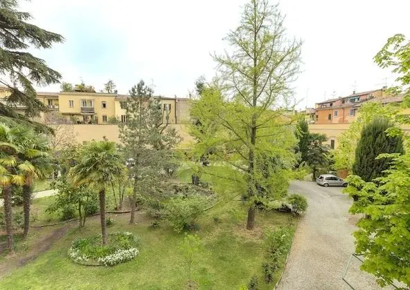 Tek Büyük Yataklı Oda, 1 Büyük (Queen) Boy Yatak, Banyolu/Duşlu, Bahçe Manzaralı