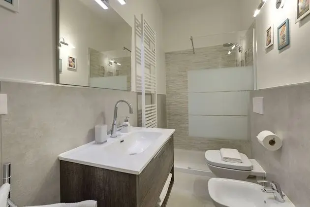 Tek Büyük Yataklı Oda, 1 Büyük (Queen) Boy Yatak, Banyolu/Duşlu, Bahçe Manzaralı