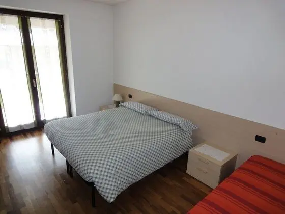 Üç Kişilik Oda, Ortak Banyo (Sofia)