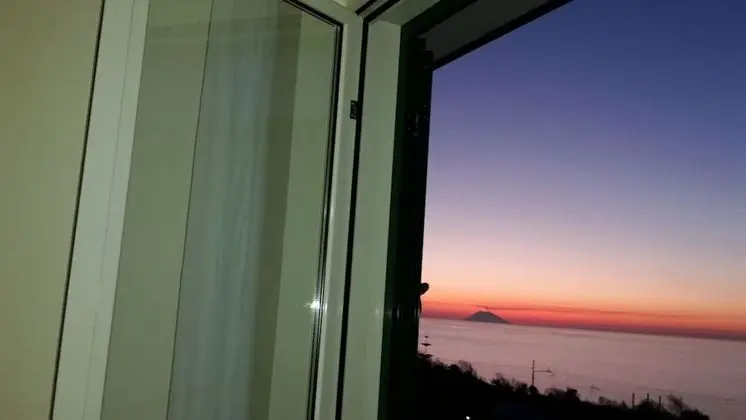 Tek Büyük Yataklı Oda, Deniz Manzaralı