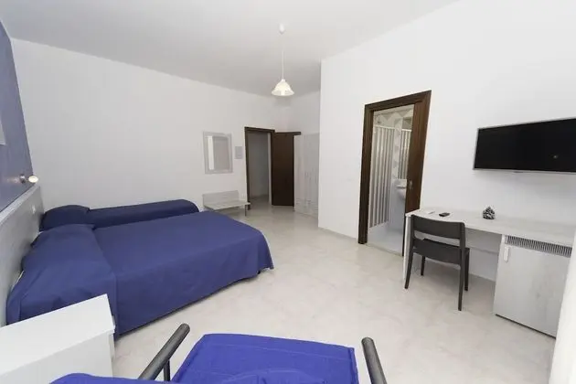 Üç Kişilik Oda
