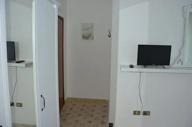 Tek Büyük Yataklı Oda, Balkon, Bahçe Manzaralı (Beige)