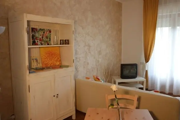 Tek Büyük Yataklı Oda, Balkon, Bahçe Manzaralı (Beige)