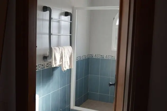 Basic Tek Büyük Yataklı Oda, Ortak Banyo (Verde)