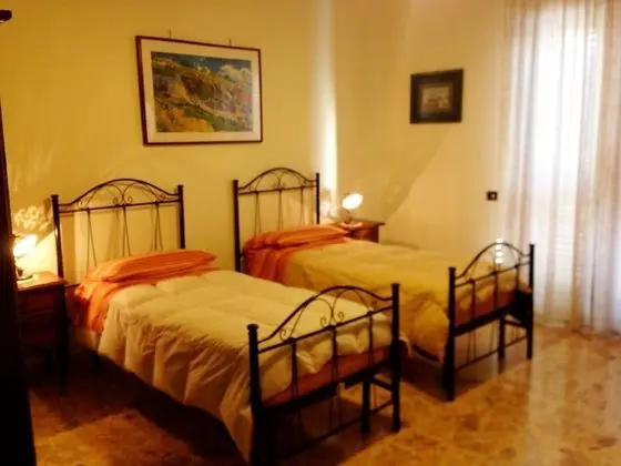 Superior Üç Kişilik Oda, Banyolu/Duşlu, Bahçe Manzaralı