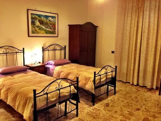 Superior Üç Kişilik Oda, Banyolu/Duşlu, Bahçe Manzaralı