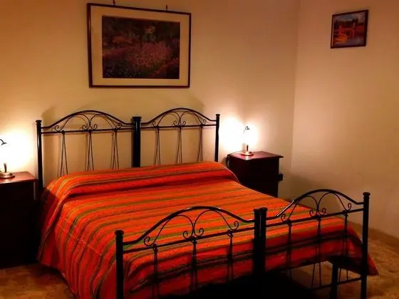 Tek Büyük veya İki Ayrı Yataklı Oda, Ortak Banyo