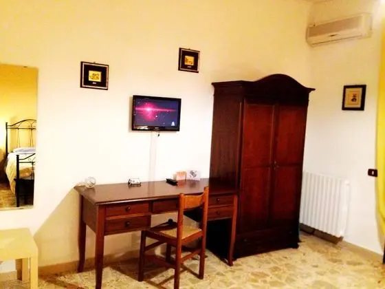 Tek Büyük veya İki Ayrı Yataklı Oda, Ortak Banyo