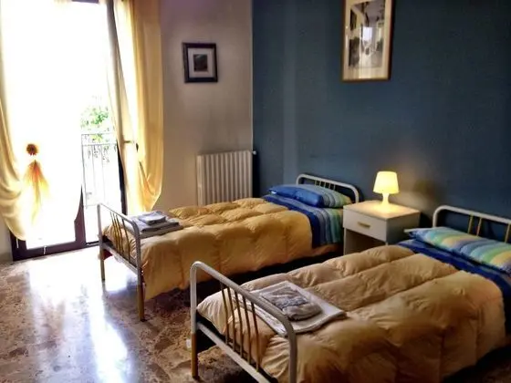 Üç Kişilik Oda, Ortak Banyo