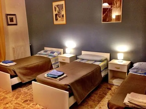 Üç Kişilik Oda, Ortak Banyo