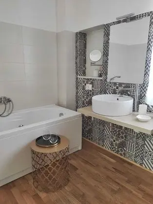 Luxury Tek Büyük Yataklı Oda, 1 Büyük (Queen) Boy Yatak