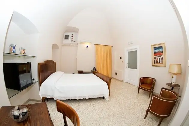 Traditional Tek Büyük Yataklı Oda
