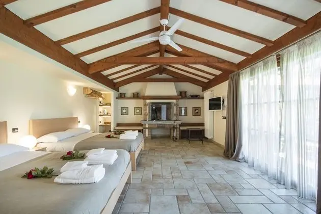 Dört Kişilik Oda, Bahçe Manzaralı, Ek Bina