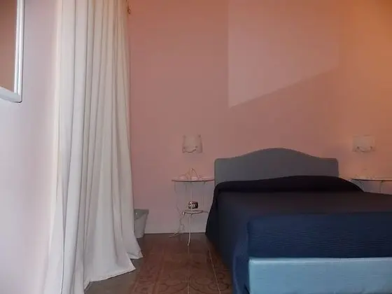 Üç Kişilik Oda