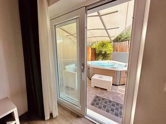 Superior Tek Büyük veya İki Ayrı Yataklı Oda