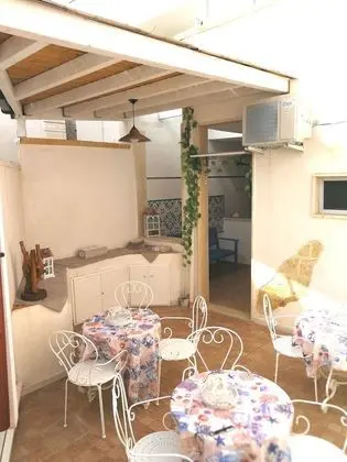 Traditional Üç Kişilik Oda